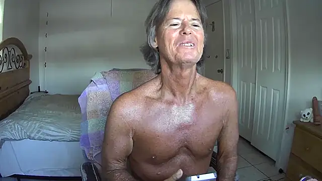 Snapshot of nakeedcowboi65 chatting on July 17, 12:57 pm nakeedcowboi65 online show from July 17, 12:57 pm
