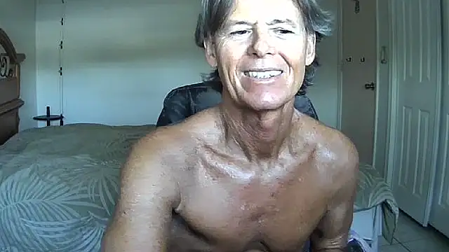 nakeedcowboi65 online show from May 4, 11:46 am