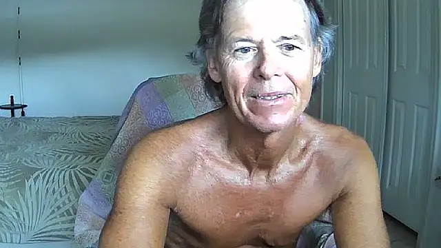 nakeedcowboi65 online show from May 17, 8:20 pm