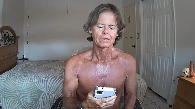 Snapshot of nakeedcowboi65 chatting on July 8, 9:37 pm nakeedcowboi65 online show from July 8, 9:37 pm