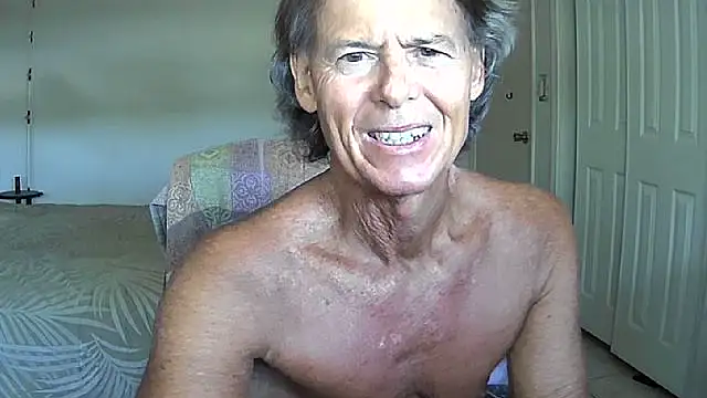 Snapshot of nakeedcowboi65 chatting on June 11, 9:12 pm nakeedcowboi65 online show from June 11, 9:12 pm