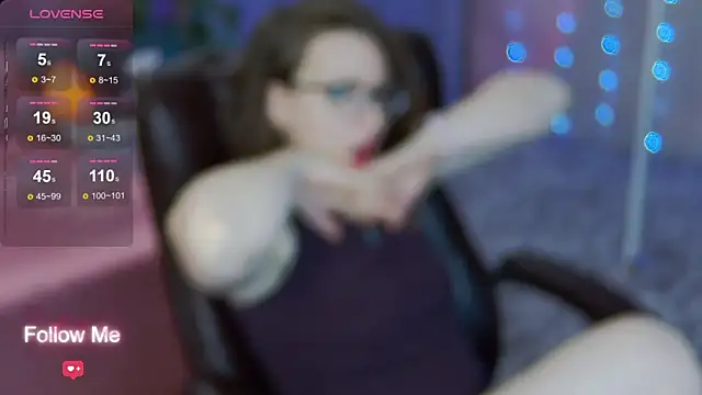 Snapshot of AngelaWhiti chatting on January 18, 6:10 pm AngelaWhiti online show from January 18, 6:10 pm