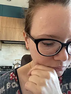 AngelaWhiti online show from April 15, 8:53 am