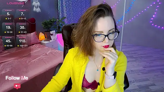 Snapshot of AngelaWhiti chatting on February 12, 3:49 pm AngelaWhiti online show from February 12, 3:49 pm