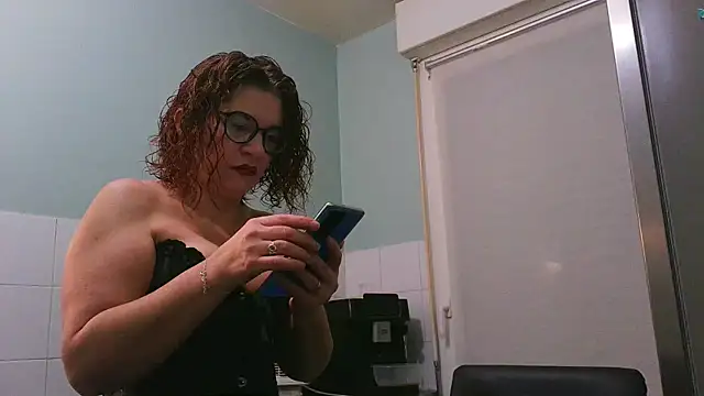 Snapshot of jennylovence chatting on November 24, 8:14 am jennylovence online show from November 24, 8:14 am