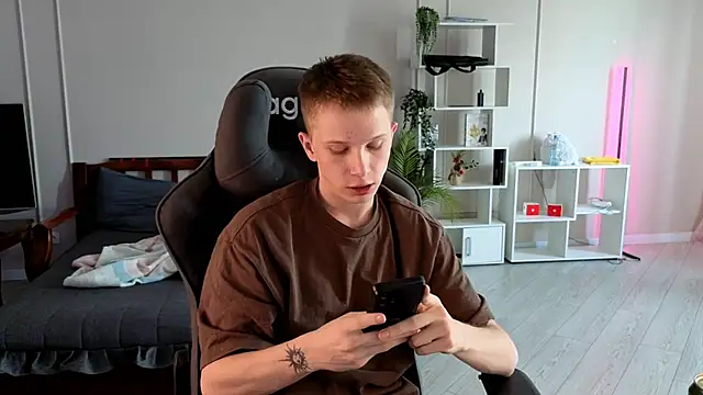 arlekincrop online show from September 26, 5:25 am