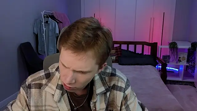 arlekincrop online show from December 4, 3:05 am