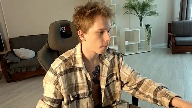 arlekincrop online show from December 18, 4:17 am