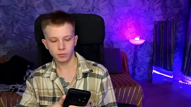 arlekincrop online show from February 11, 1:16 am