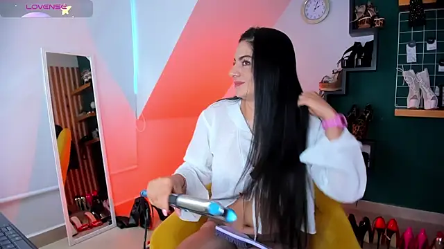 Snapshot of Ashley_leon_ chatting on February 10, 1:54 pm Ashley leon online show from February 10, 1:54 pm