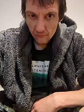 maciej online show from December 5, 12:25 am