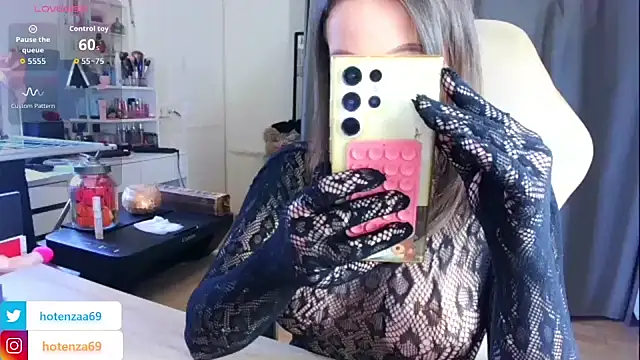 Hotenza69 online show from October 30, 3:31 pm