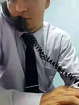 Snapshot of Business_dickkk chatting on December 17, 3:06 pm Business dickkk online show from December 17, 3:06 pm