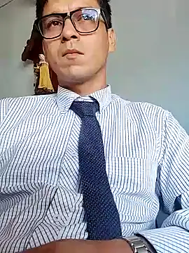 Snapshot of Business_dickkk chatting on January 31, 8:33 pm Business dickkk online show from January 31, 8:33 pm