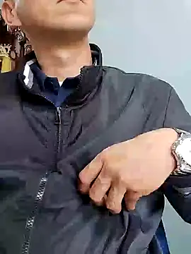 Snapshot of Business_dickkk chatting on December 30, 7:32 pm Business dickkk online show from December 30, 7:32 pm