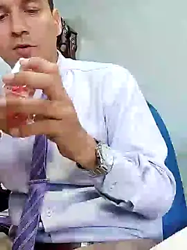 Snapshot of Business_dickkk chatting on December 23, 9:29 pm Business dickkk online show from December 23, 9:29 pm
