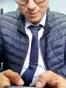Snapshot of Business_dickkk chatting on December 24, 2:12 pm Business dickkk online show from December 24, 2:12 pm