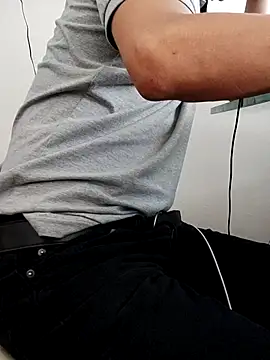 Snapshot of Business_dickkk chatting on May 22, 4:38 pm Business dickkk online show from May 22, 4:38 pm