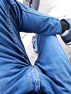 Snapshot of Business_dickkk chatting on June 12, 1:42 pm Business dickkk online show from June 12, 1:42 pm