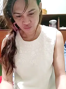 Snapshot of QueenSoreal chatting on February 12, 9:14 pm QueenSoreal online show from February 12, 9:14 pm