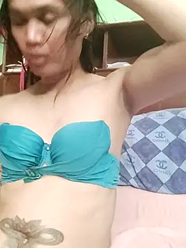 QueenSoreal online show from April 10, 4:36 pm