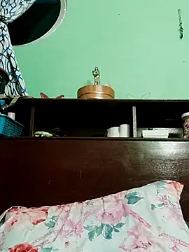 QueenSoreal online show from March 17, 4:32 pm