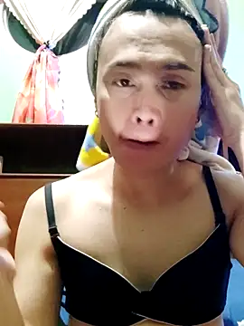 QueenSoreal online show from December 14, 2:22 pm