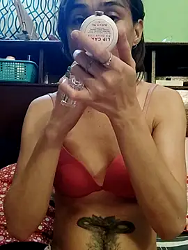 QueenSoreal online show from March 6, 7:25 am