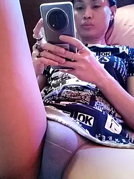 QueenSoreal online show from December 1, 7:42 am