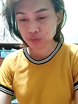 Snapshot of QueenSoreal chatting on February 3, 9:20 pm QueenSoreal online show from February 3, 9:20 pm