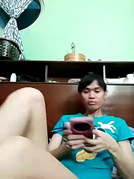 Snapshot of QueenSoreal chatting on April 22, 1:51 pm QueenSoreal online show from April 22, 1:51 pm