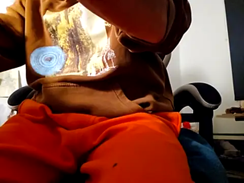 Snapshot of verylargecock chatting on October 26, 4:35 am verylargecock online show from October 26, 4:35 am