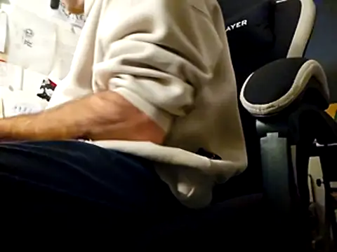 Snapshot of verylargecock chatting on October 24, 3:16 am verylargecock online show from October 24, 3:16 am