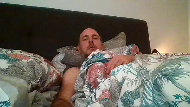 Snapshot of verylargecock chatting on September 16, 9:27 pm verylargecock online show from September 16, 9:27 pm