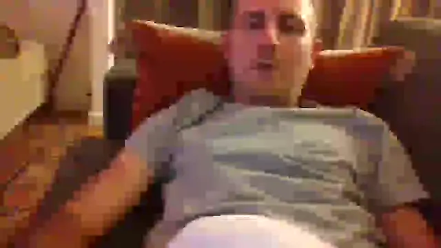 Snapshot of verylargecock chatting on September 20, 10:59 pm verylargecock online show from September 20, 10:59 pm