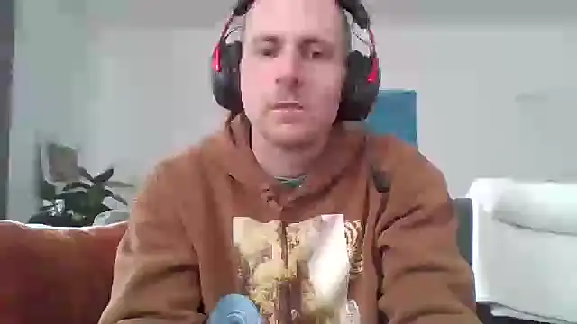 Snapshot of verylargecock chatting on September 21, 11:15 am verylargecock online show from September 21, 11:15 am