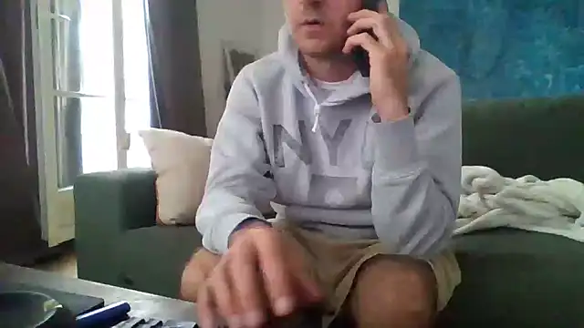 Snapshot of verylargecock chatting on September 20, 9:36 am verylargecock online show from September 20, 9:36 am