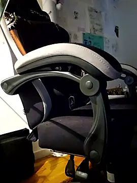 verylargecock online show from January 13, 11:25 am