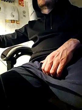 verylargecock online show from January 7, 7:57 am