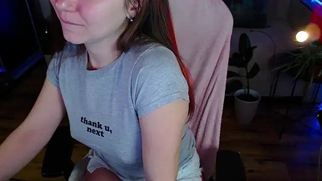 Snapshot of LizaSexy20 chatting on February 19, 7:17 am LizaSexy20 online show from February 19, 7:17 am