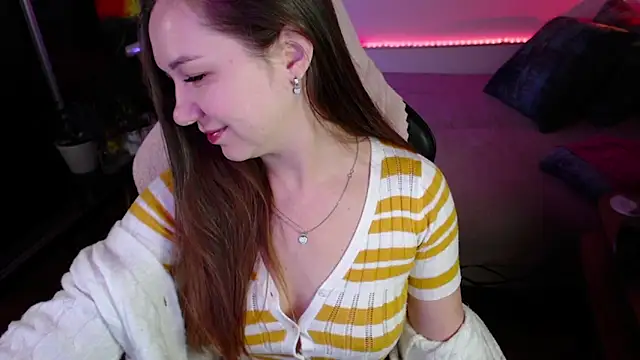 Snapshot of LizaSexy20 chatting on December 3, 7:08 am LizaSexy20 online show from December 3, 7:08 am