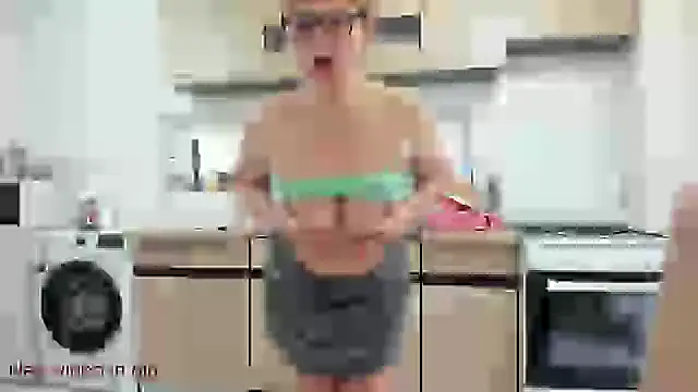 Snapshot of Julia35 chatting on February 7, 6:45 am Julia35 online show from February 7, 6:45 am