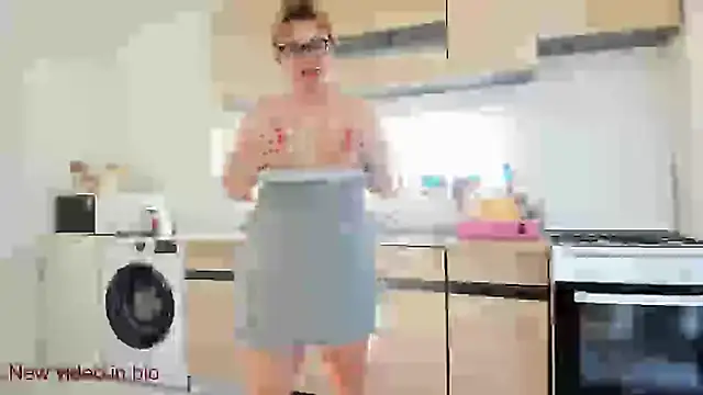 Snapshot of Julia35 chatting on February 23, 12:37 pm Julia35 online show from February 23, 12:37 pm