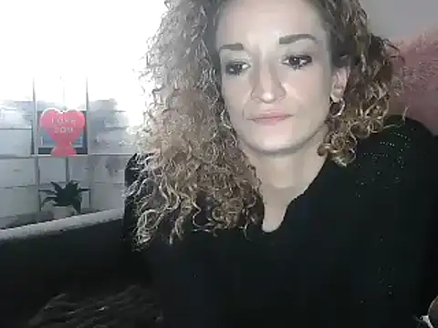 Snapshot of AshleyRain chatting on February 8, 9:07 am AshleyRain online show from February 8, 9:07 am