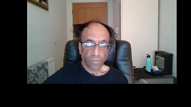 Snapshot of rauncher1 chatting on June 16, 10:26 am rauncher1 online show from June 16, 10:26 am