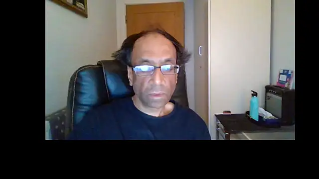 Snapshot of rauncher1 chatting on June 29, 8:32 am rauncher1 online show from June 29, 8:32 am