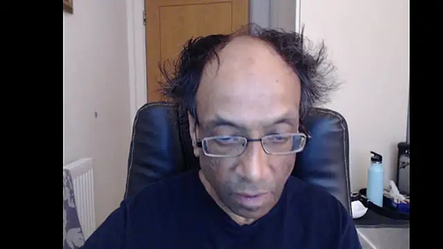 Snapshot of rauncher1 chatting on June 4, 8:19 am rauncher1 online show from June 4, 8:19 am