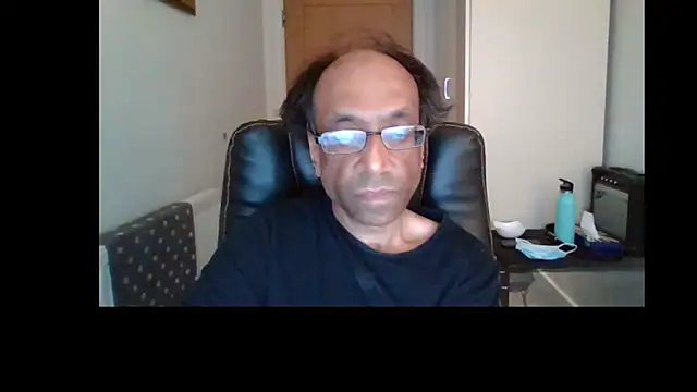 Snapshot of rauncher1 chatting on June 10, 8:26 am rauncher1 online show from June 10, 8:26 am