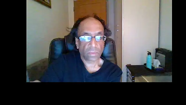 Snapshot of rauncher1 chatting on July 12, 11:05 pm rauncher1 online show from July 12, 11:05 pm