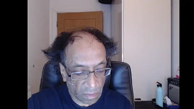 Snapshot of rauncher1 chatting on June 22, 8:22 am rauncher1 online show from June 22, 8:22 am